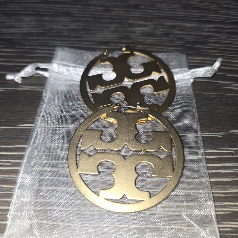 Tory Burch Gold Logo